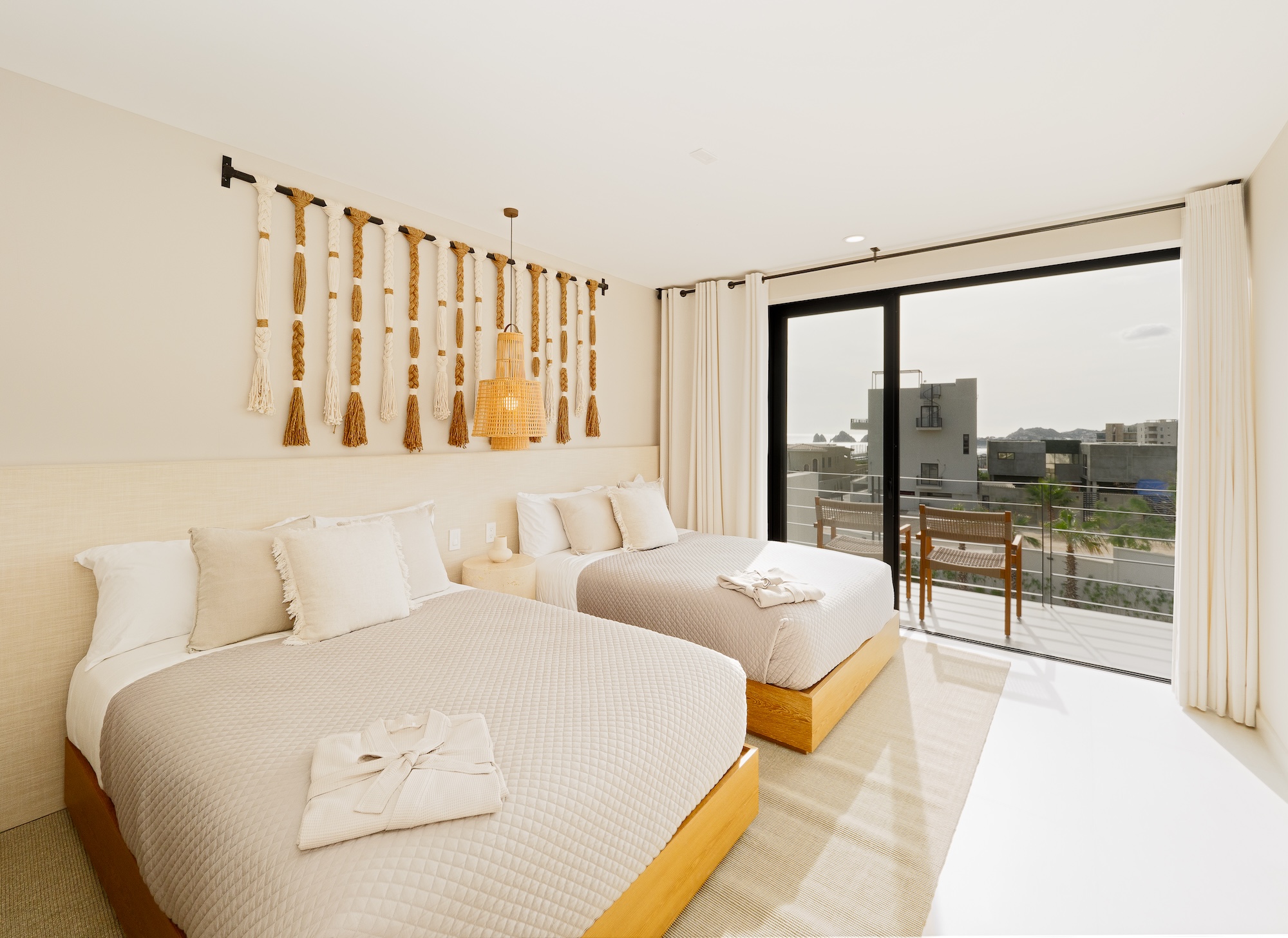 La Mar Residences | Bedroom with Oceanview to Los Cabos' Arch