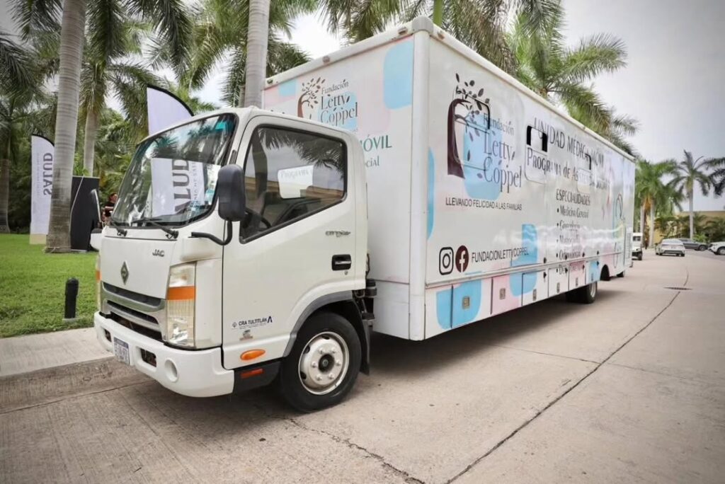 Mobile Medical Unit from the Letty Coppel Foundation provides mammograms. Image Credit: @fundacionlettycoppel via Instagram