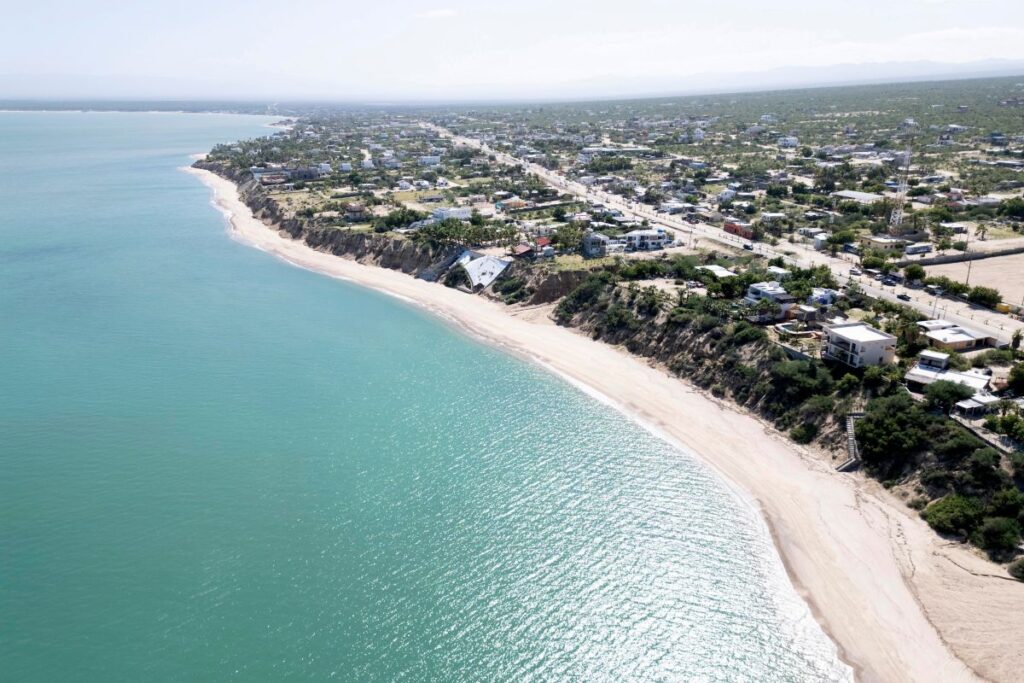 La Ventana’s sweeping shoreline—where steady winds, calm Sea of Cortez waters, and desert landscapes converge to create one of Baja California Sur’s most dynamic coastal escapes. Image Credit: Shutterstock